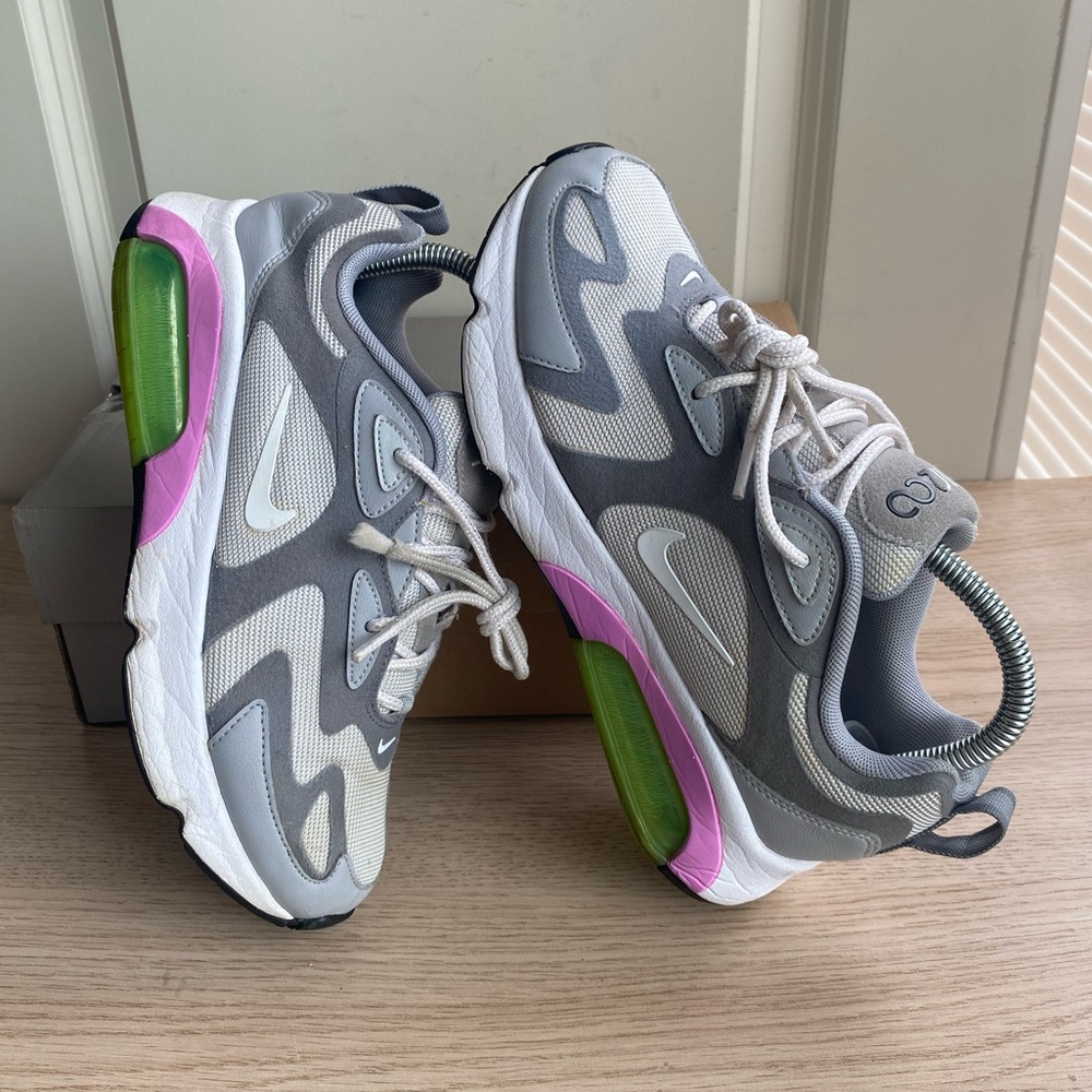 Nike Air Max 200 Women Sneakers- SZ  7.5